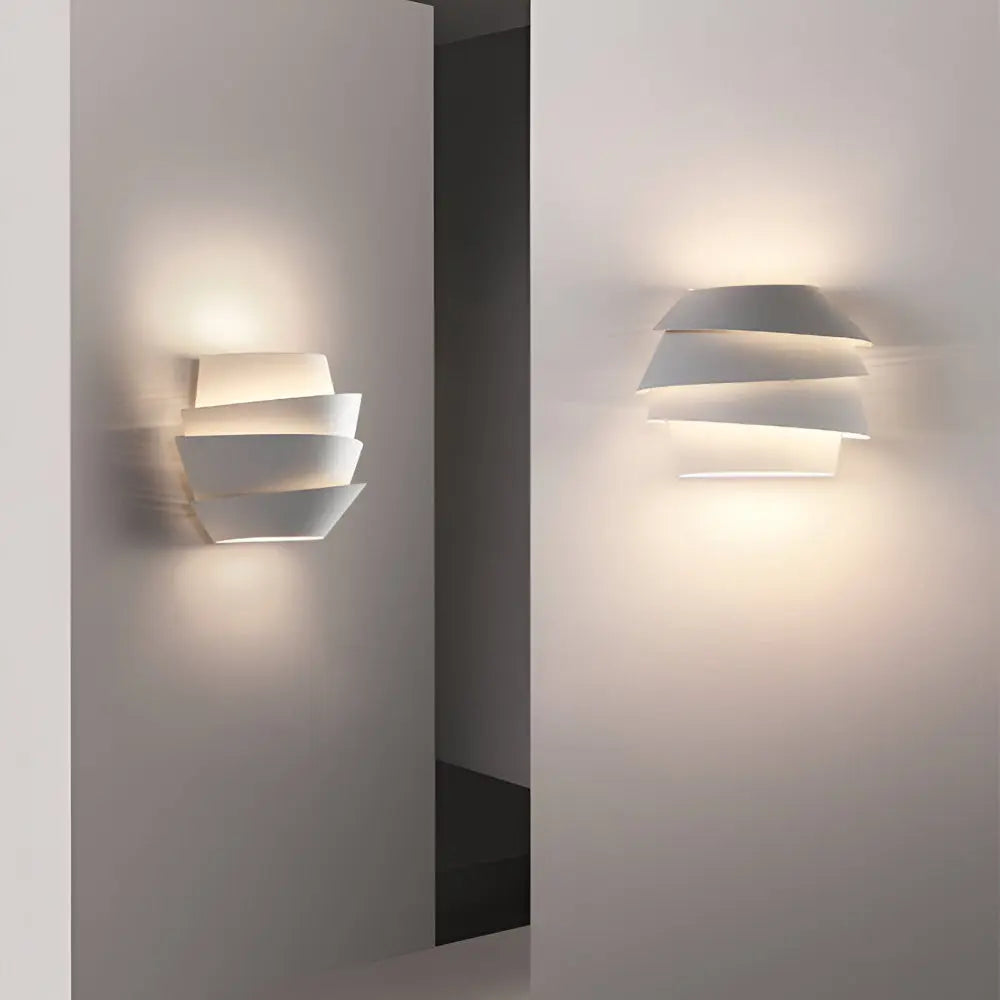 Wall Light | Metal Housing | Glow Effect