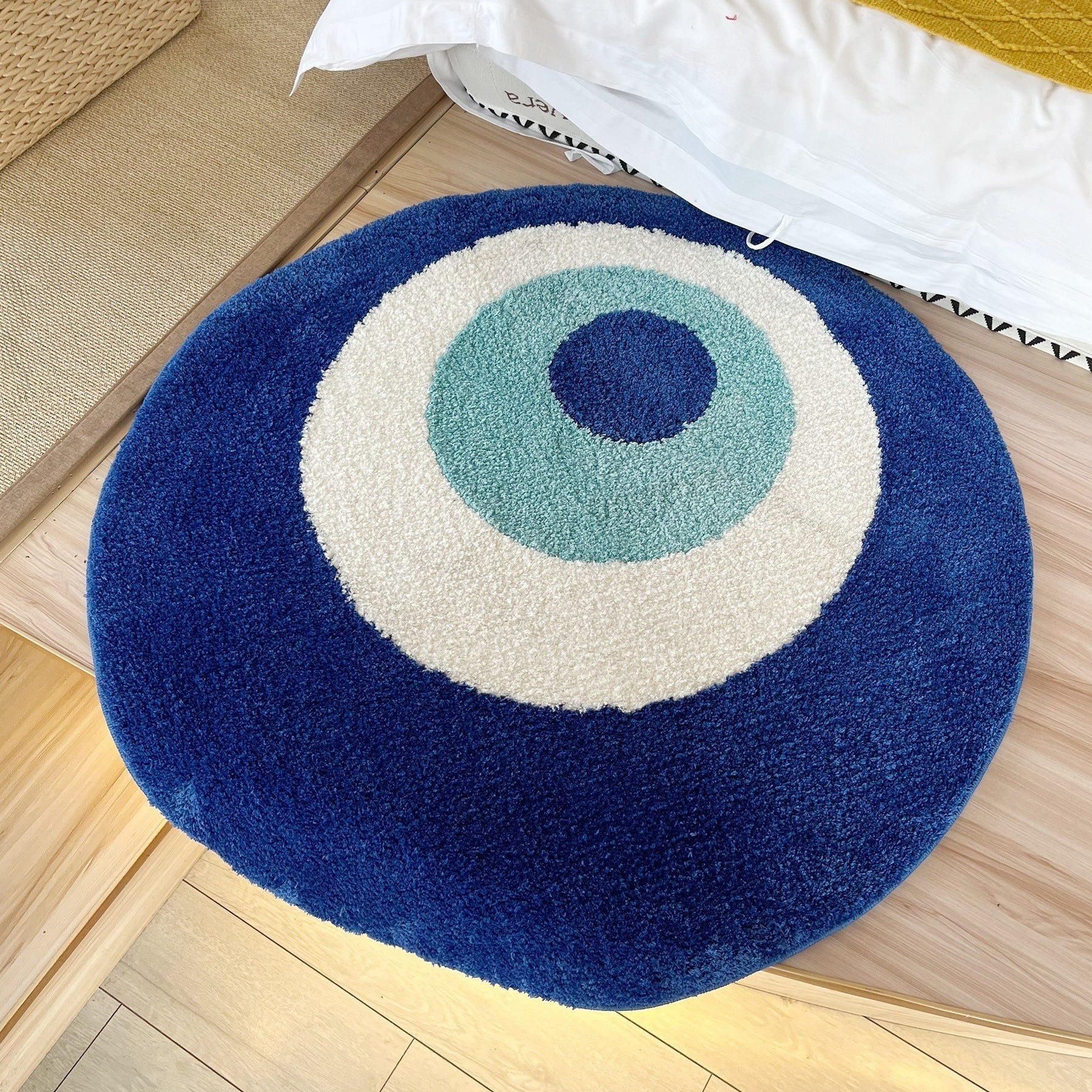 Soft Round Area Rug with Elegant Design - Machine Washable