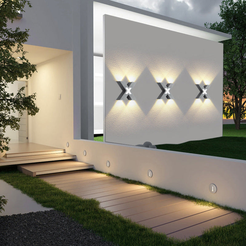 Stylish Outdoor Wall Sconce with Integrated LED Lighting