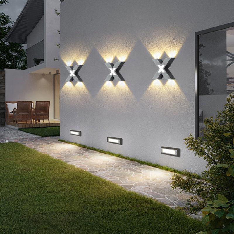 Stylish Outdoor Wall Sconce with Integrated LED Lighting