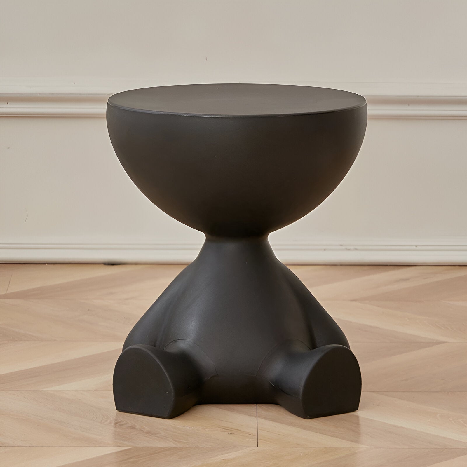 Chic Round Coffee Table for Modern Living Spaces