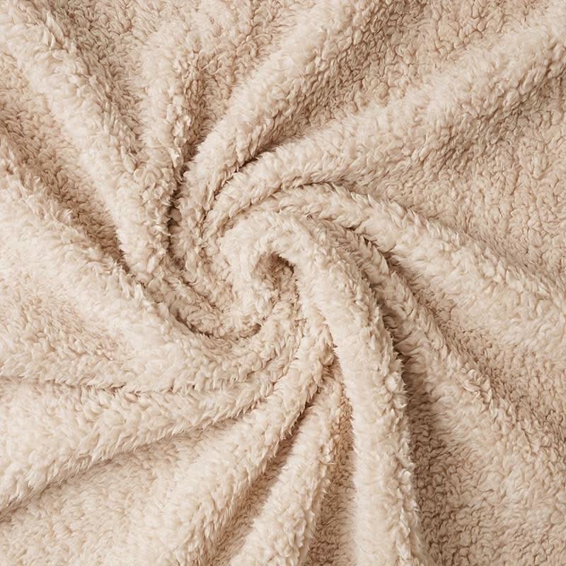Luxurious Fleece Blanket for Pets - Ultimate Comfort