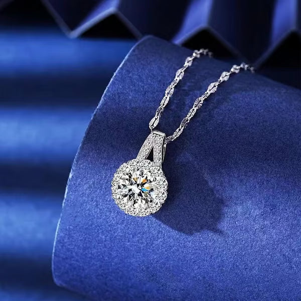 Soleria™ Necklace — Unleash a Radiant Confidence That Captivates Every Moment