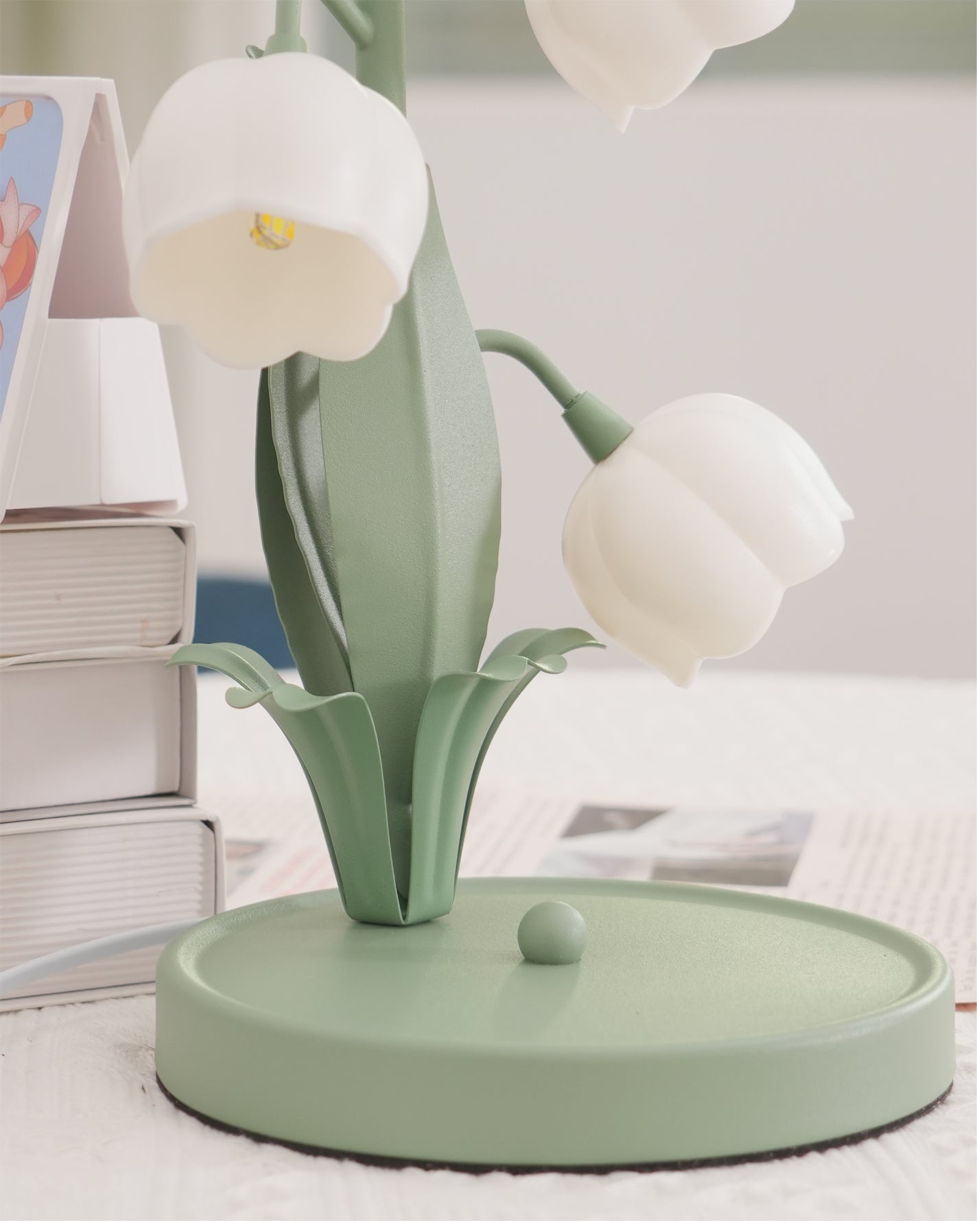 Table lamp featuring a bell orchid