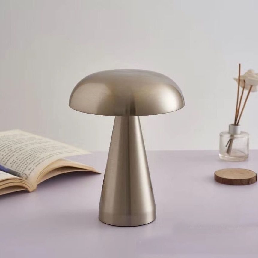 LunaLamp - Wireless USB rechargeable table lamp with adjustable dimming