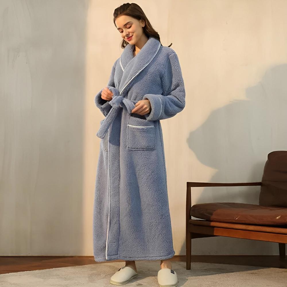 Luxurious Fleece Robe for Ultimate Comfort