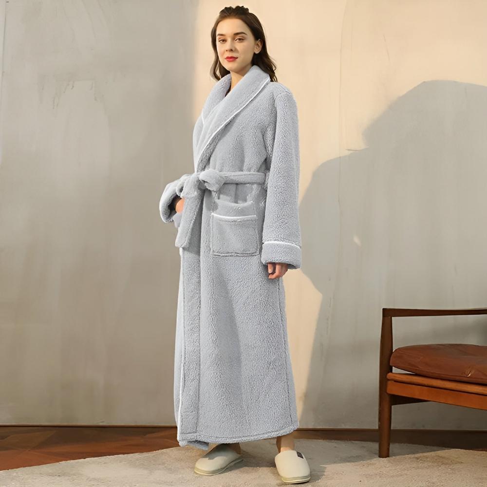 Luxurious Fleece Robe for Ultimate Comfort