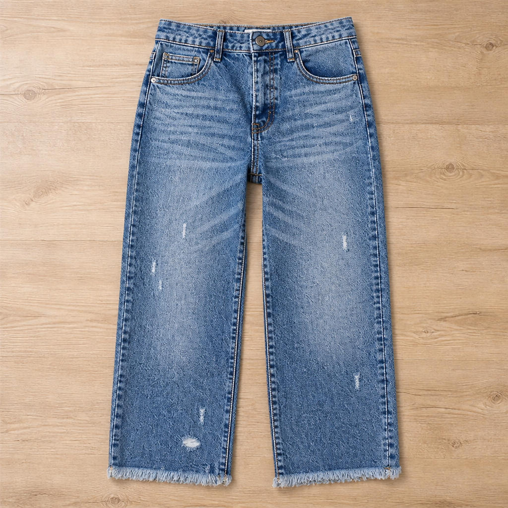 LunaDaze™ – Retro Cropped Straight-Leg Jeans with Frayed Raw Hem