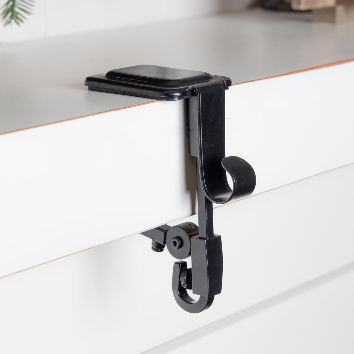 GlideGrip™ — Secure Every Stocking with Stress-Free, Scratch-Proof Strength