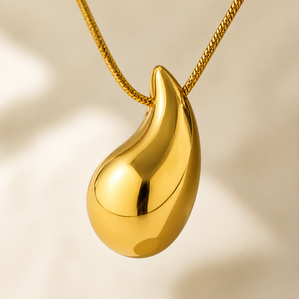LumaVera™ – Carved Teardrop Gold Pendant Necklace