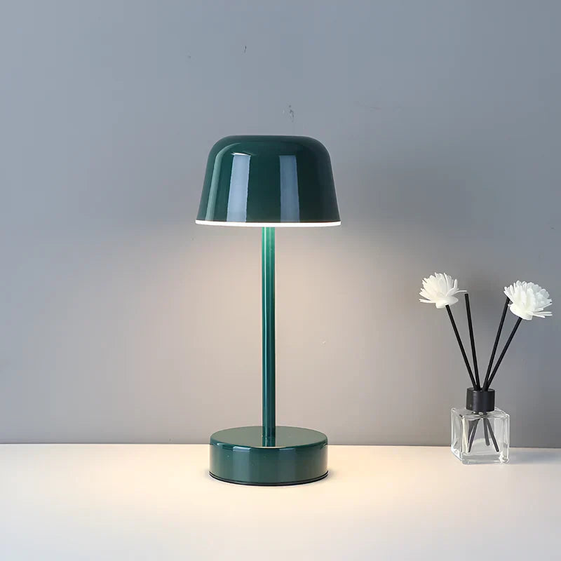 RetroLED - Retro-Style Wireless LED Table Lamp