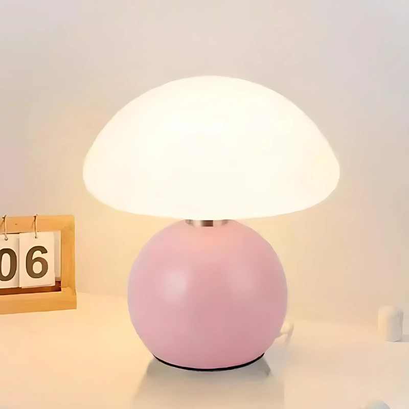 ClaudiLight | Stylish compact table lamp crafted from cream-colored ceramic