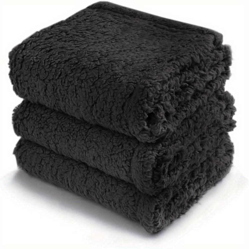Luxurious Fleece Blanket for Pets - Ultimate Comfort