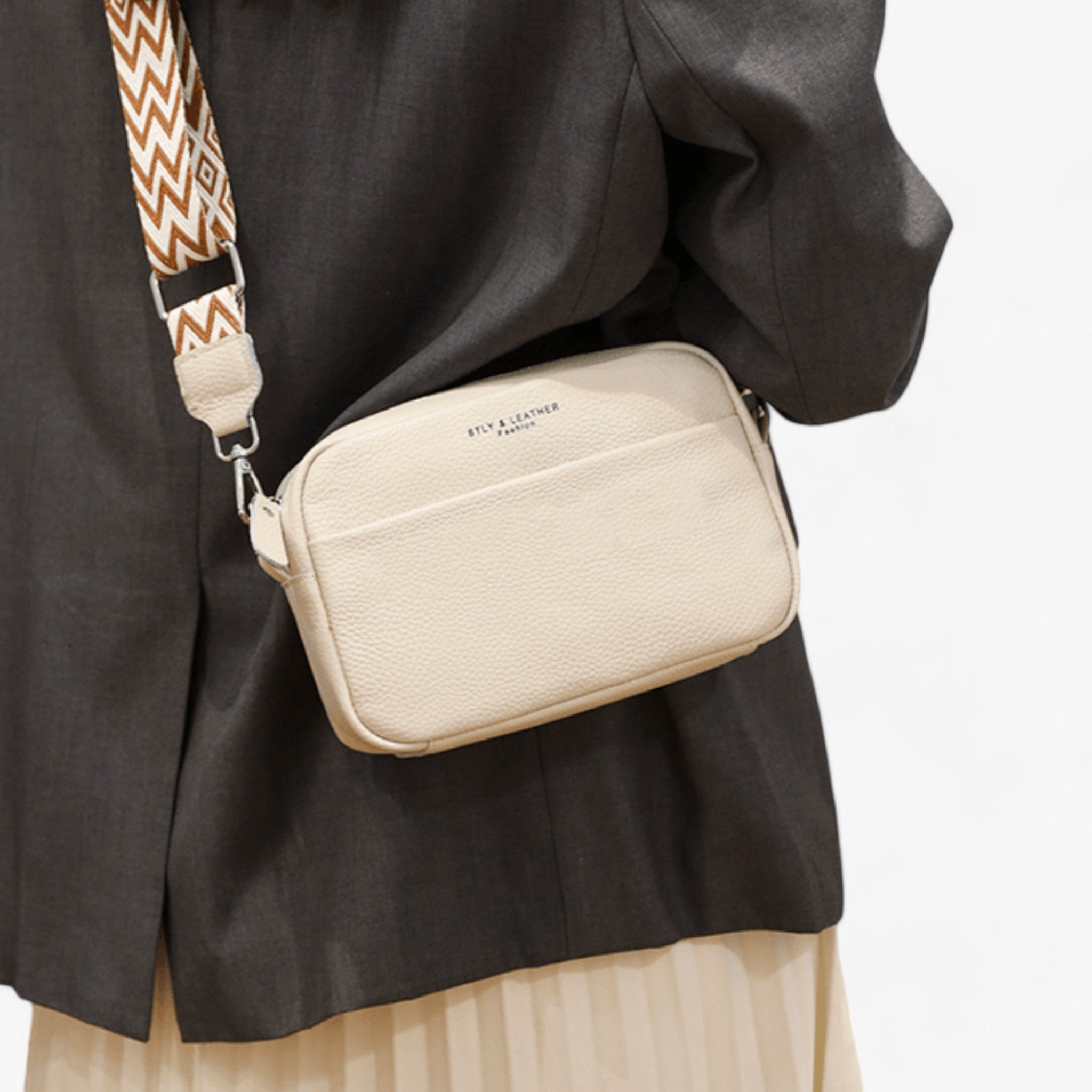Chic Leather Crossbody Purse for Effortless Style