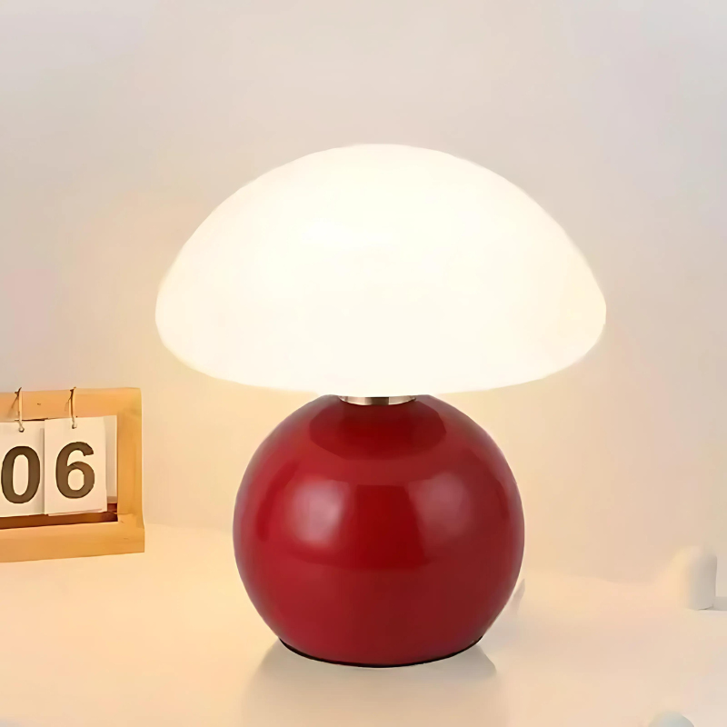 ClaudiLight | Stylish compact table lamp crafted from cream-colored ceramic