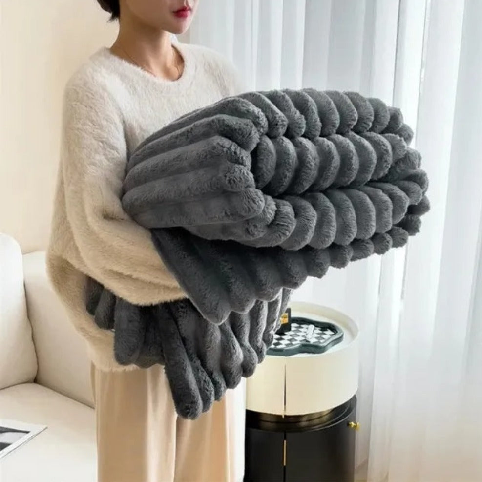Heavenly Comfort Fleece Blanket – Soft & Cozy Throw for All Seasons