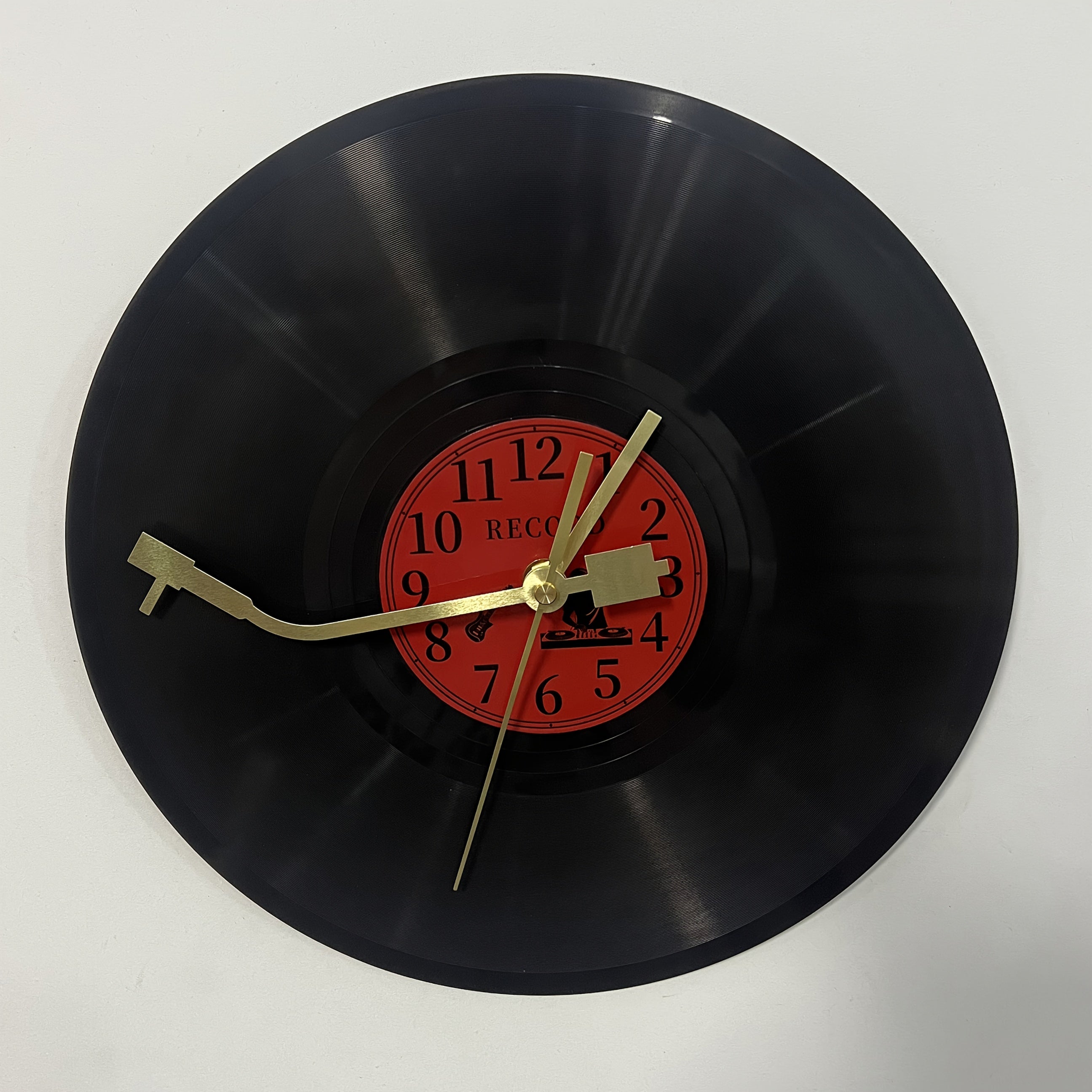 Classic Vinyl Record Wall Clock – Silent and Stylish Timepiece