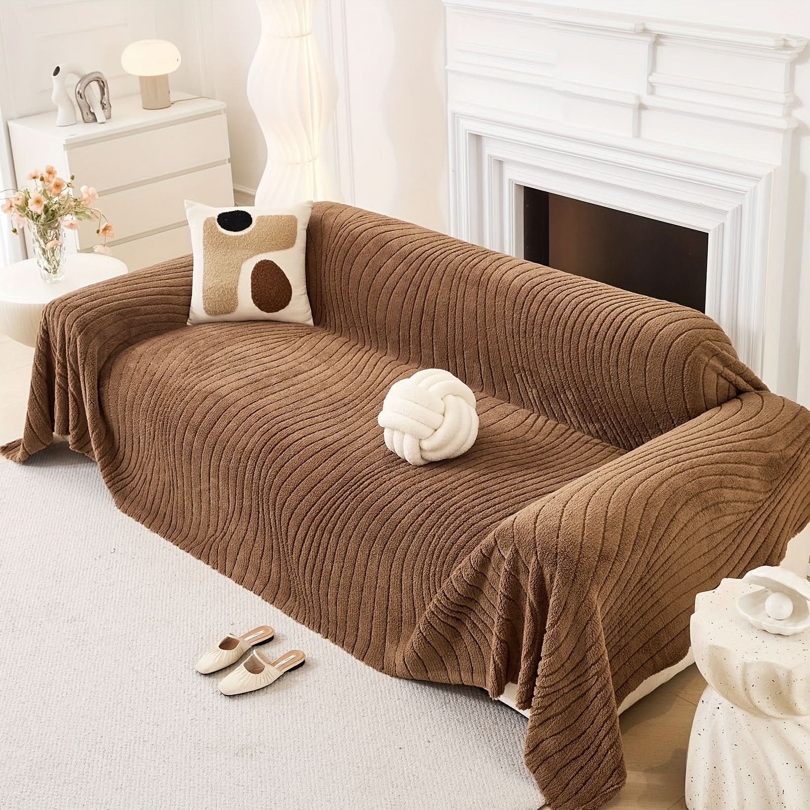 Reversible Plush Sofa Throw Blanket for Year-Round Use