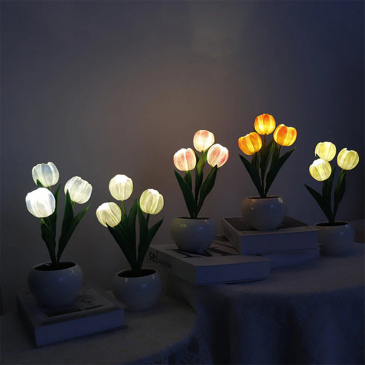 Tulip LED Desk Lamp in Ceramic Vase – Cozy Ambient Glow