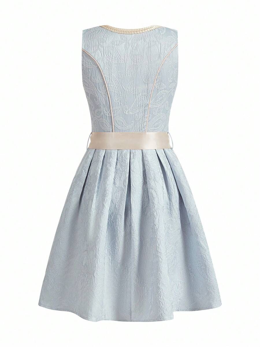 Elegant Midi Dirndl with Lace & Apron | Perfect for Oktoberfest