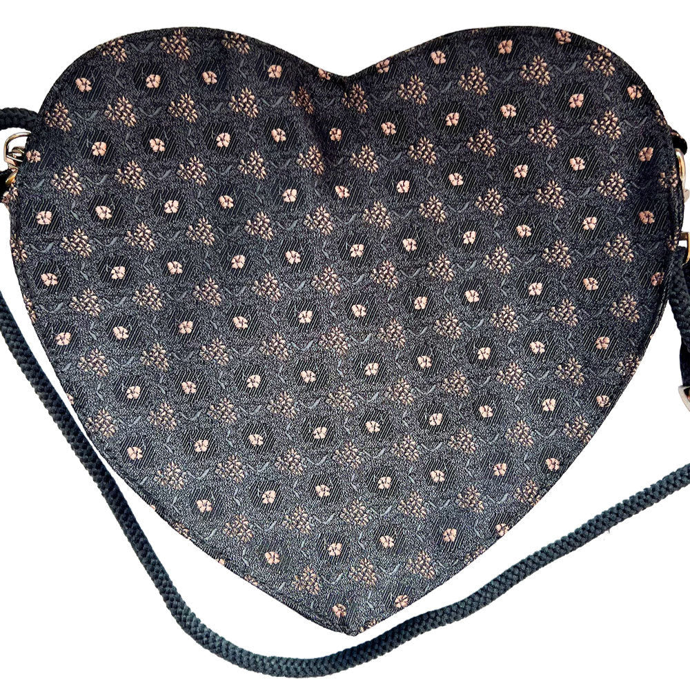 Charming Heart-Shaped Handbag for Oktoberfest Celebrations