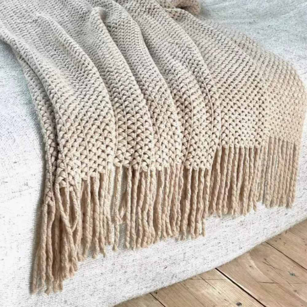 Cozy Textured Throw Blanket – Perfect for Home Relaxation
