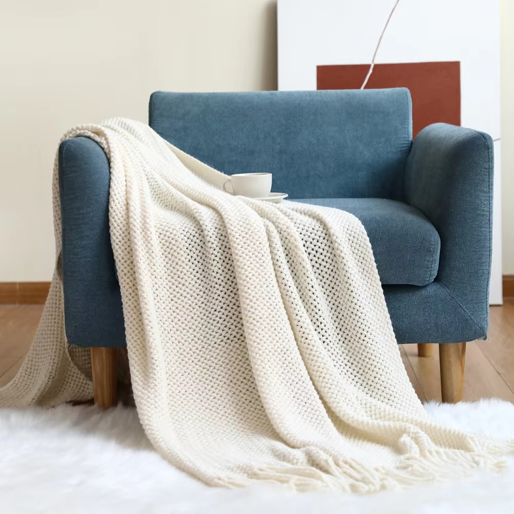 Cozy Textured Throw Blanket – Perfect for Home Relaxation