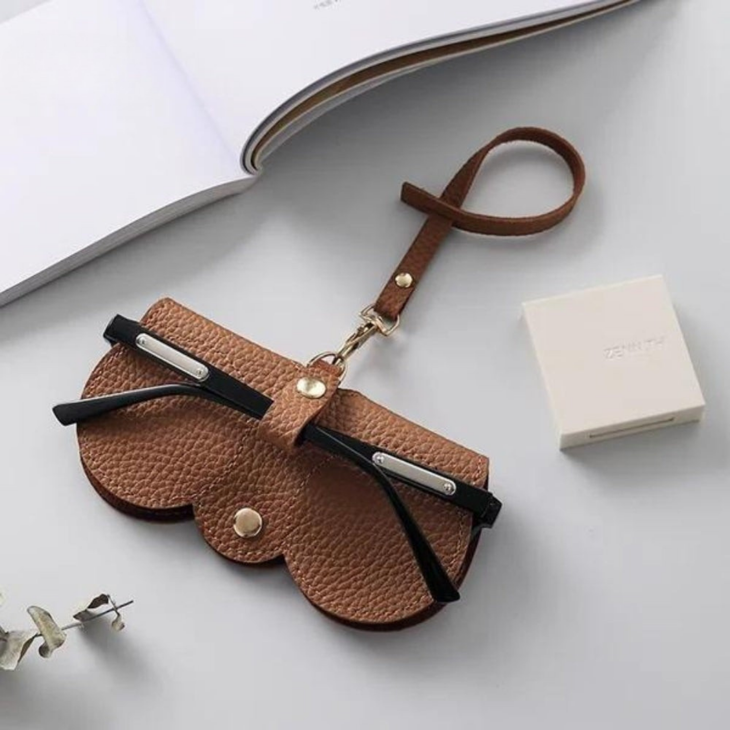 SlendaRico™ Slim Leather Glasses Case — Ultimate Featherlight Protection That Moves with You