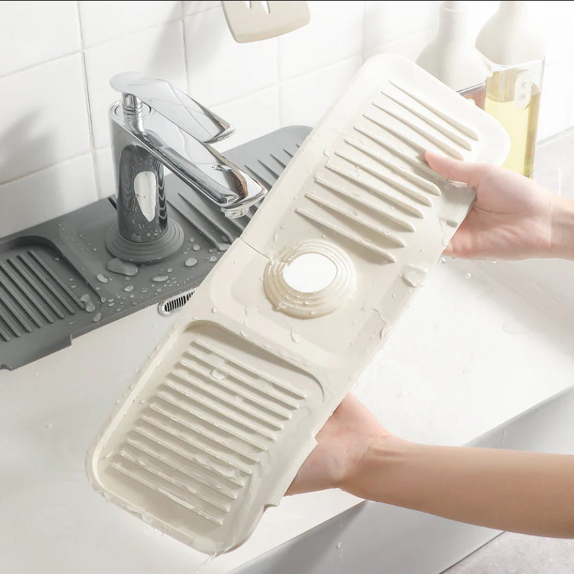 AquaShield™ Silicone Drying Mat — Keep Counters Spotless and Dry Without Lifting a Finger