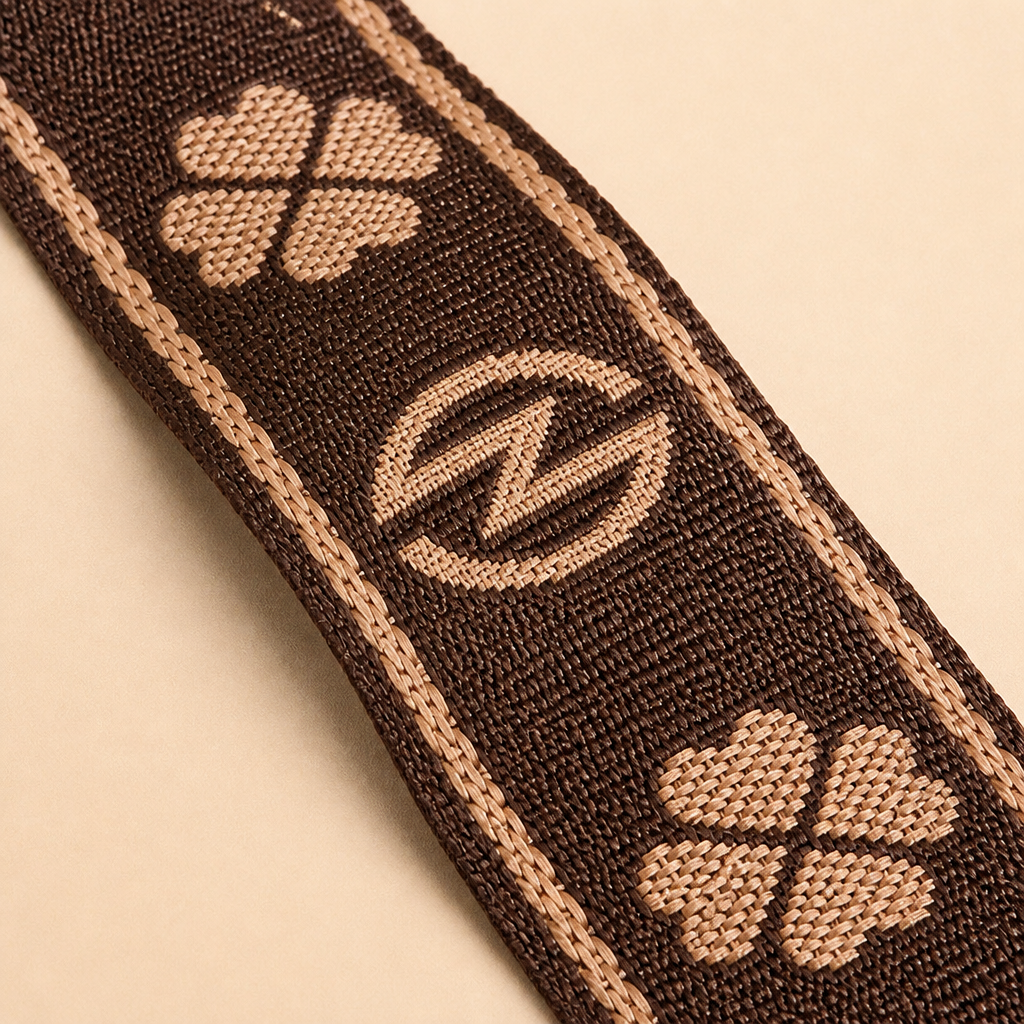 VieraBelle™ – Compact Crossbody Bag with Bold Patterned Strap
