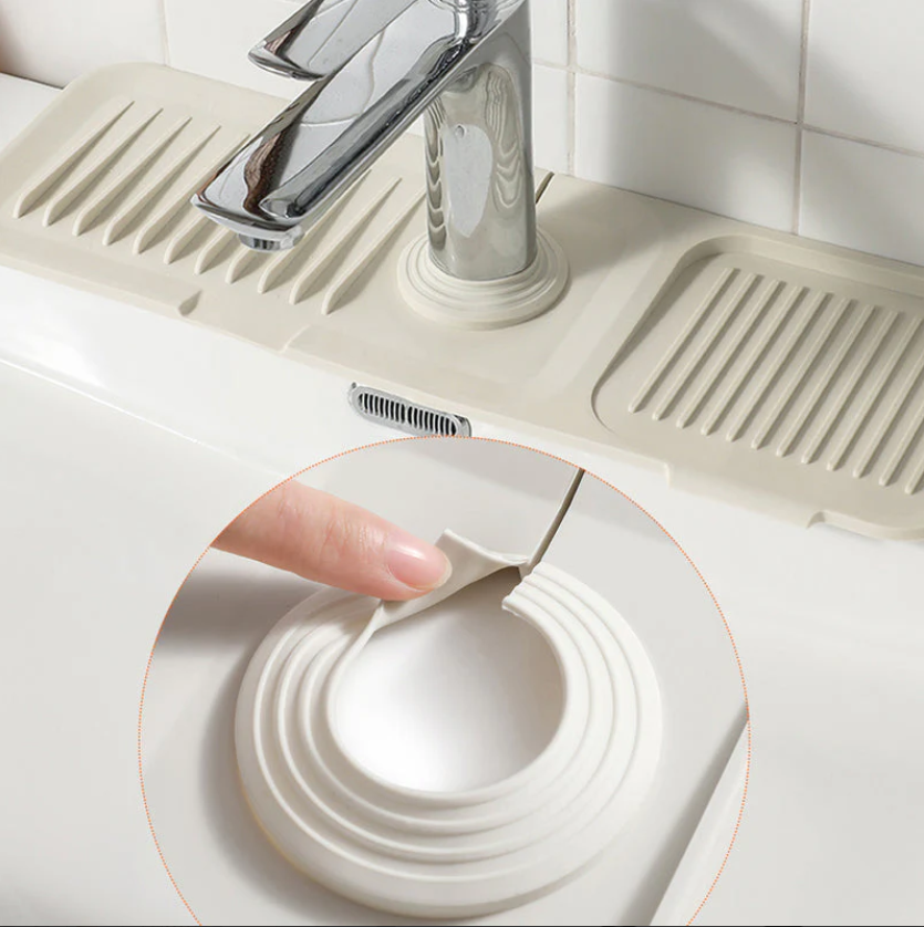 AquaShield™ Silicone Drying Mat — Keep Counters Spotless and Dry Without Lifting a Finger