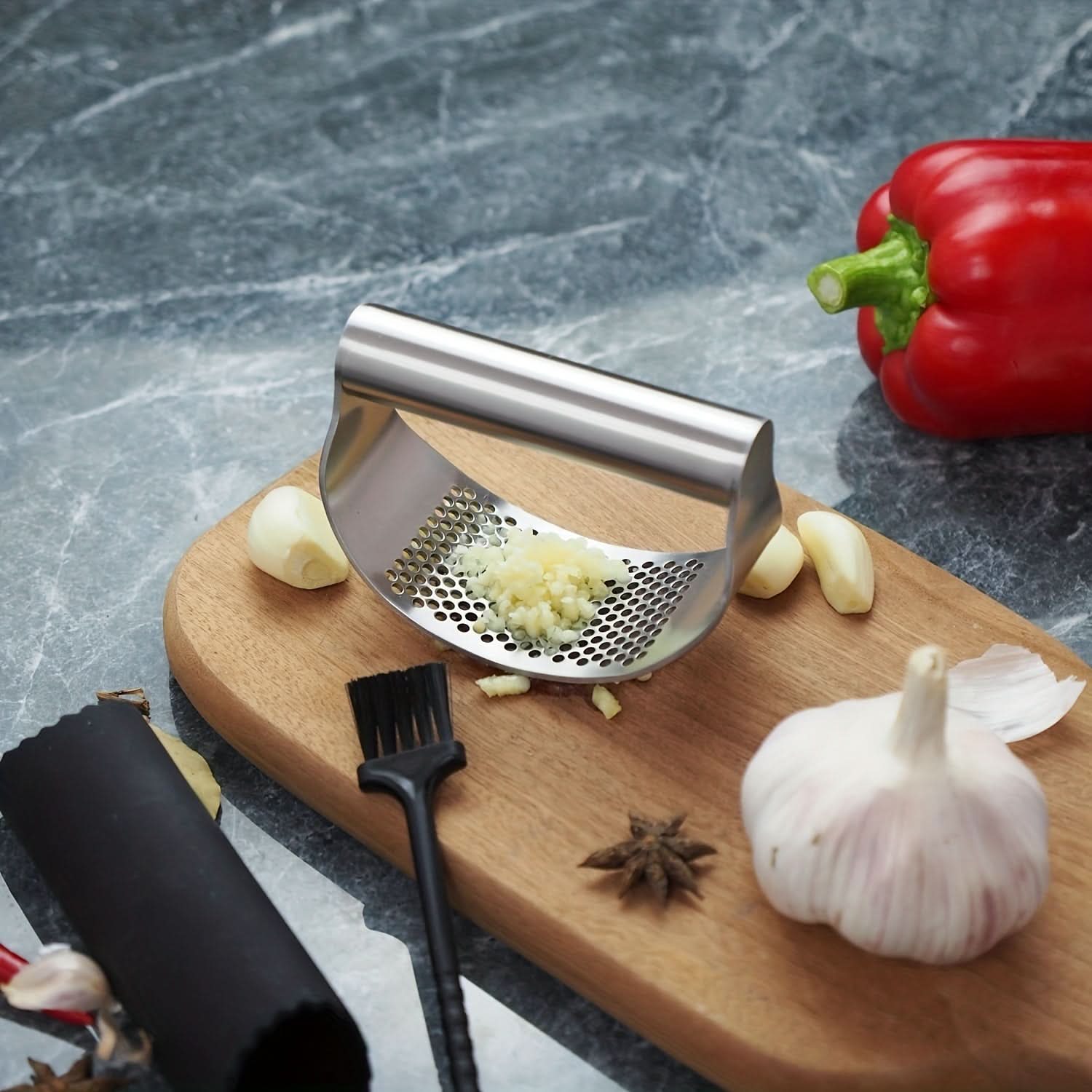 Manual Garlic Press - Handheld Crusher for Fresh Garlic