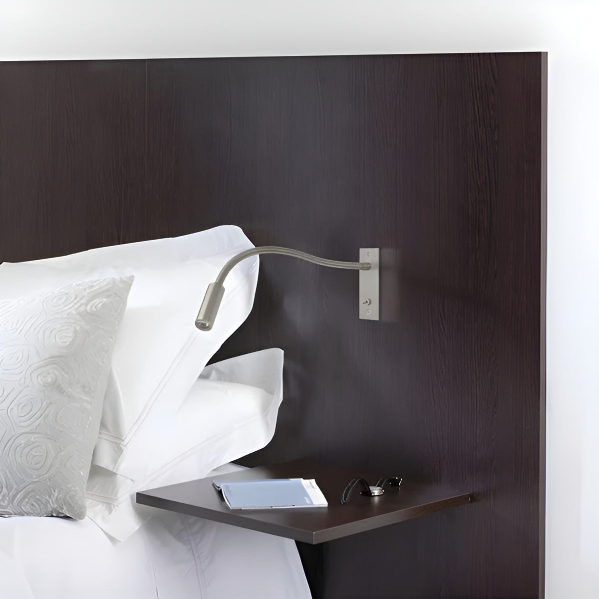 Adjustable Gooseneck Wall Light – Bed and Sofa Reading Lamp