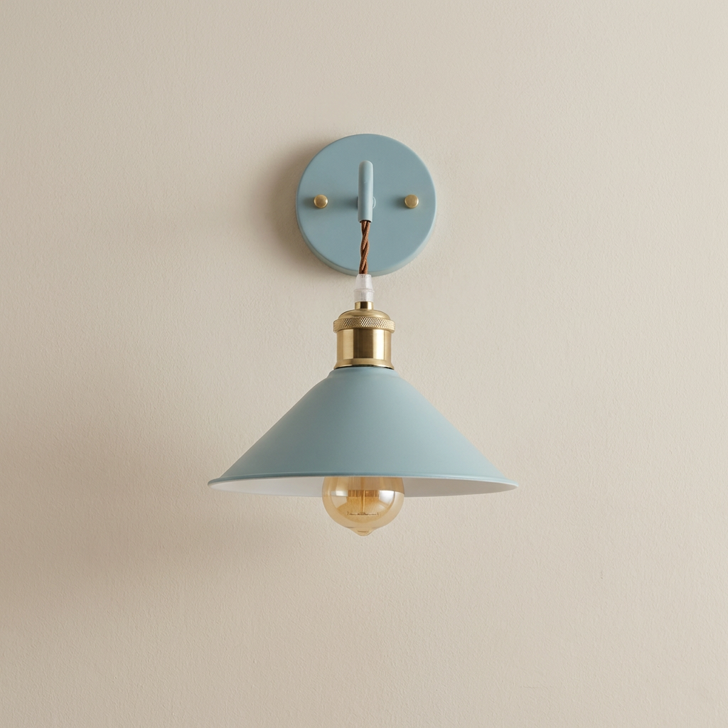Elegant Metal Wall Light with Oil-Rubbed Finish