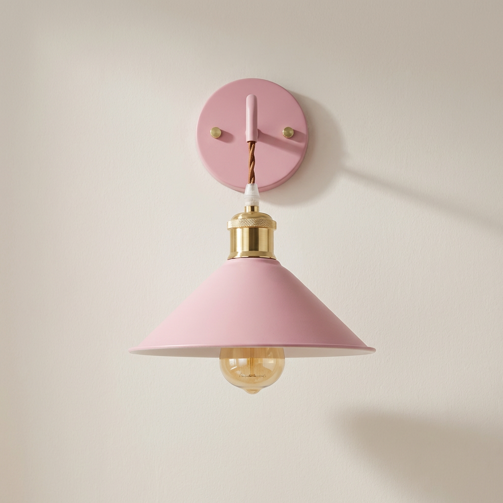 Elegant Metal Wall Light with Oil-Rubbed Finish
