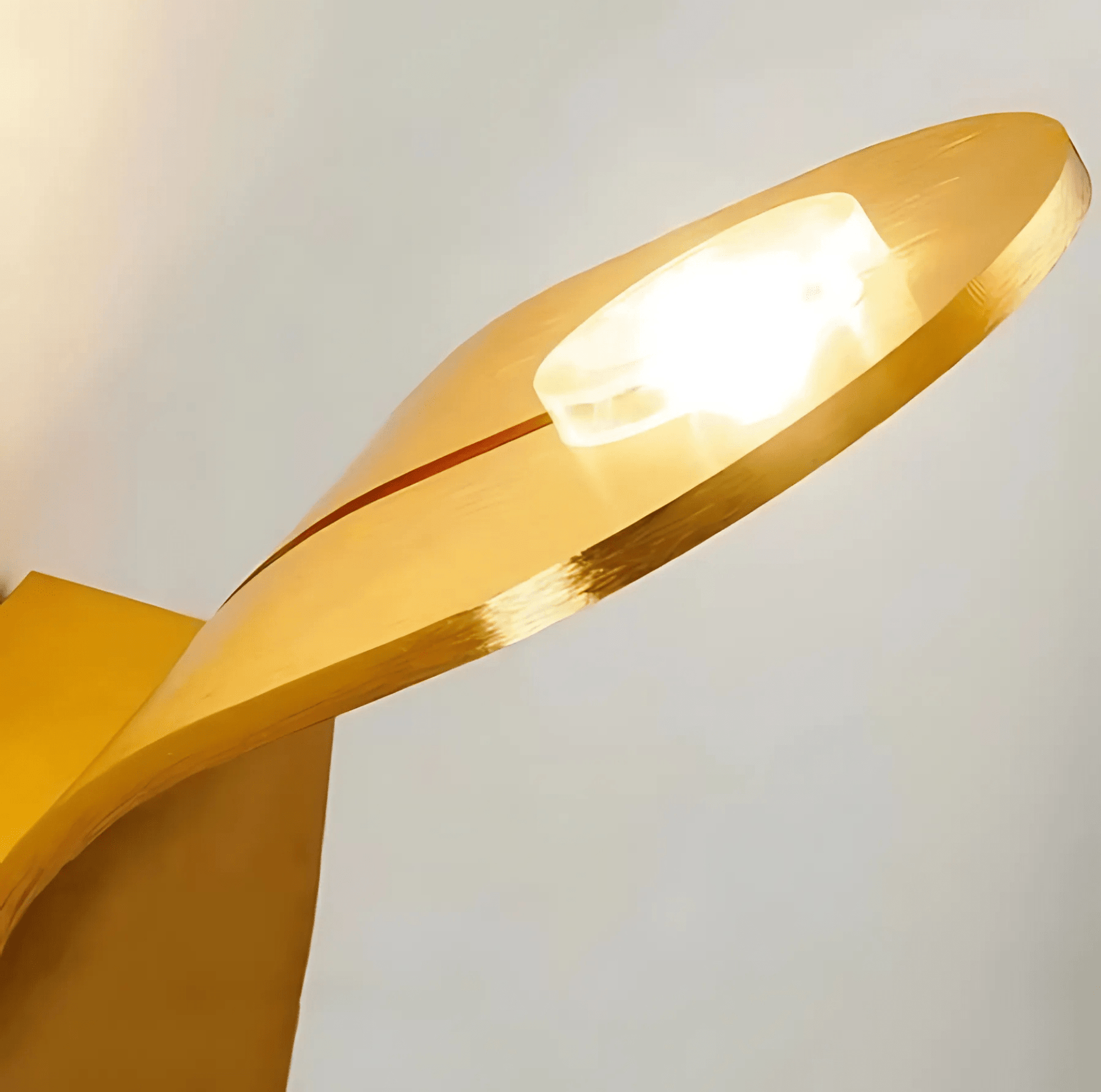 Sleek Brushed Aluminum Wall Lamp – Contemporary Elegance for Any Room