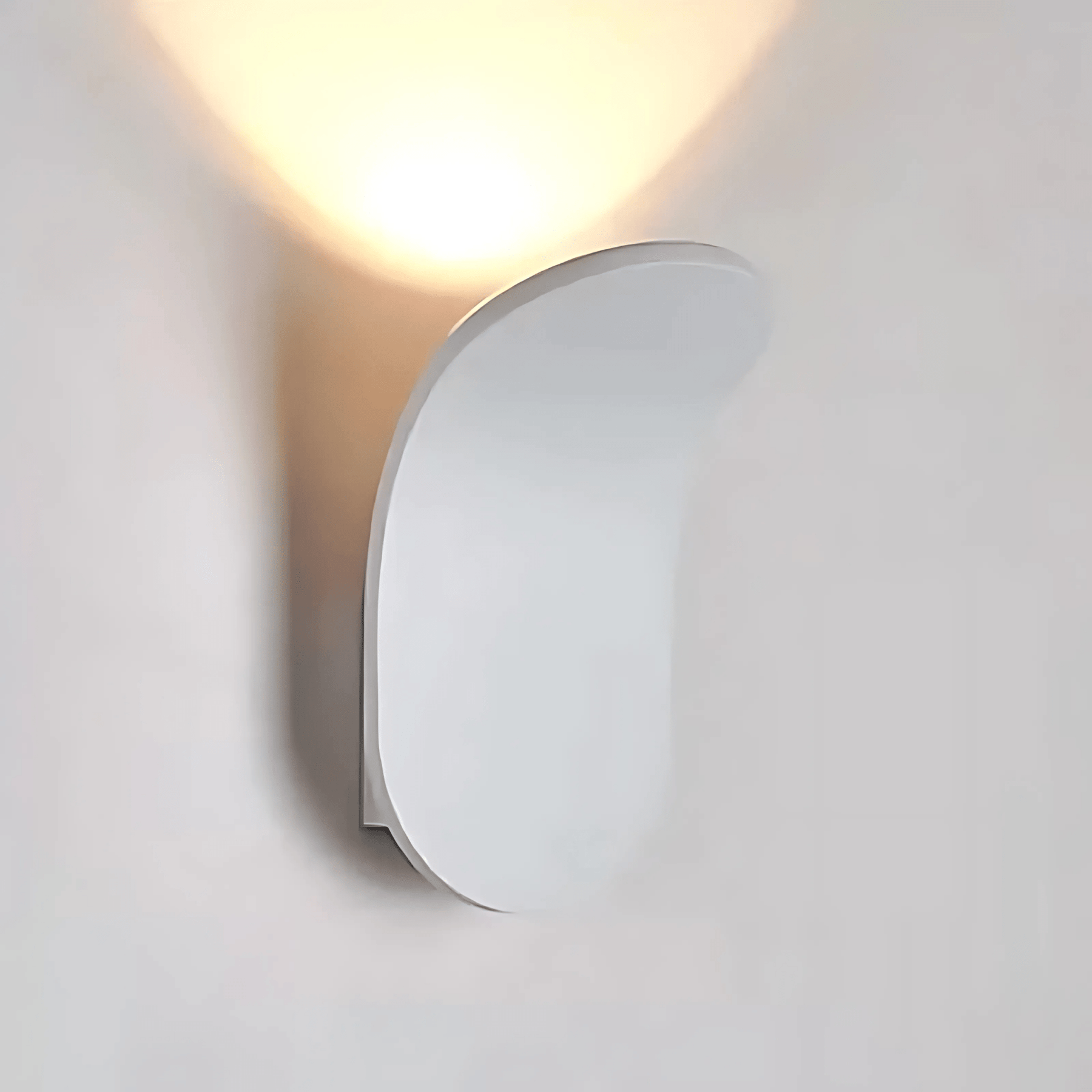 Sleek Brushed Aluminum Wall Lamp – Contemporary Elegance for Any Room