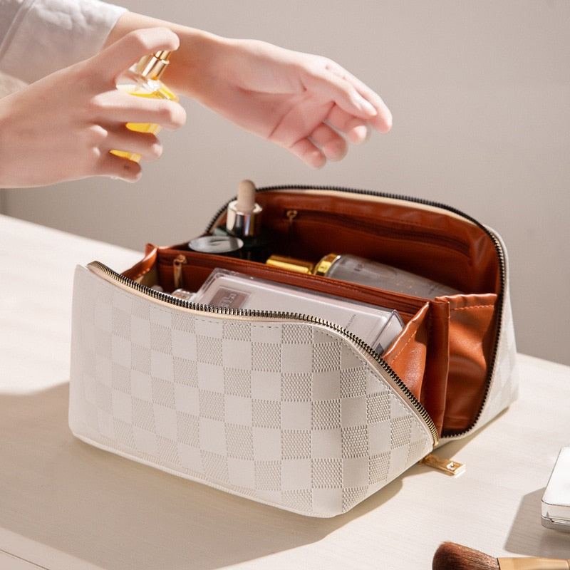 Elegant Travel Organizer for All Your Essentials