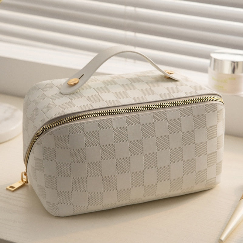 Elegant Travel Organizer for All Your Essentials