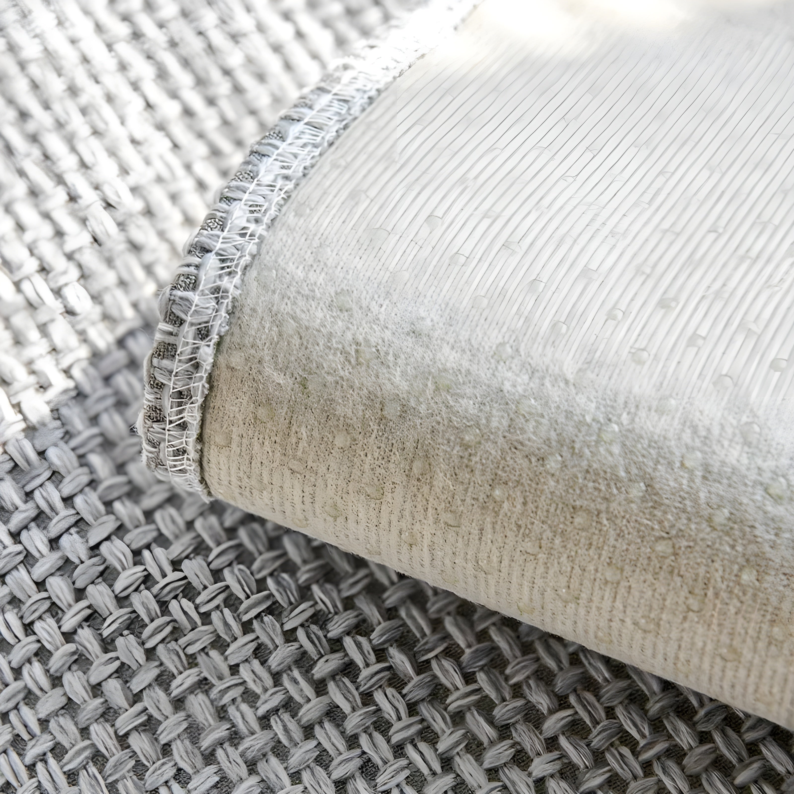 ComfortFit Sofa Protector – Elegant Cover for Everyday Use