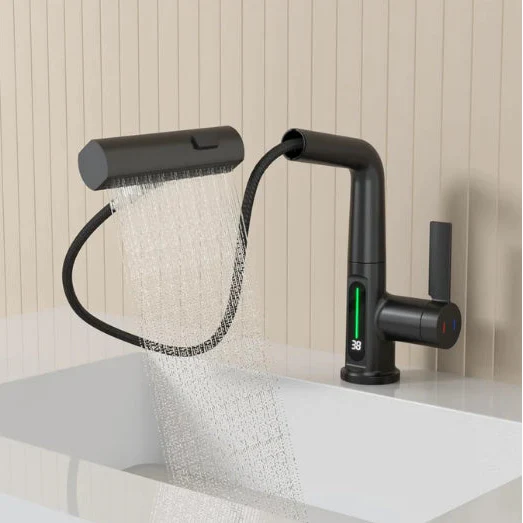 Versatile Kitchen Faucet with LED Display and 5 Spray Modes
